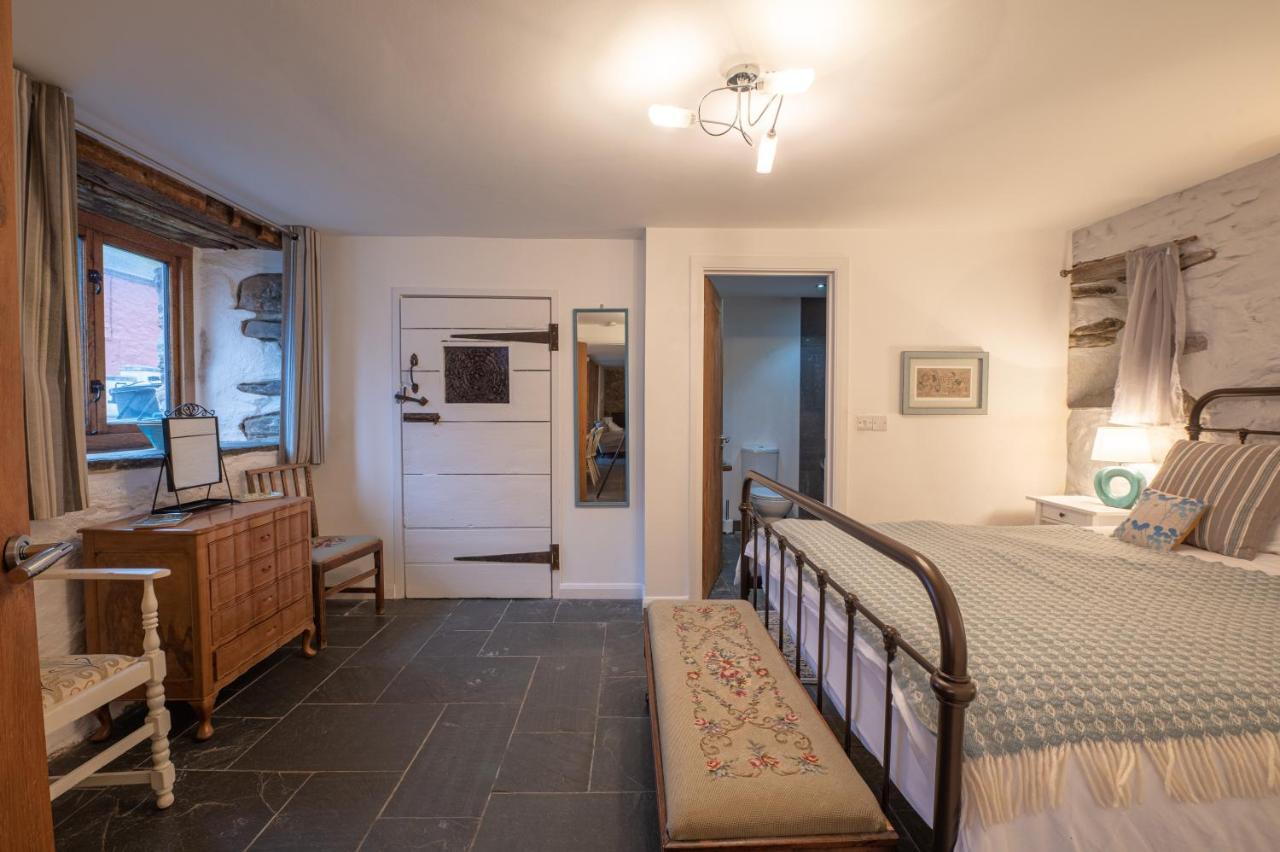 St Davids Hideaway With Roll-Top Bath & Log Burner 외부 사진