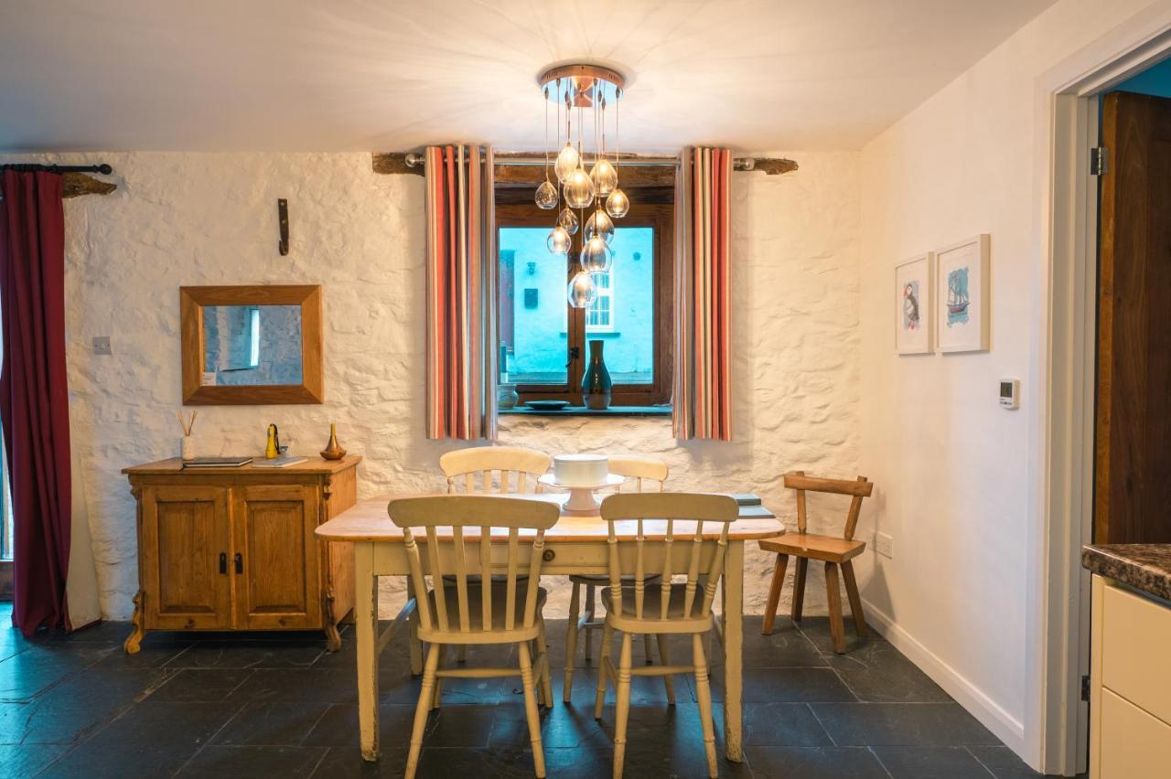 St Davids Hideaway With Roll-Top Bath & Log Burner 외부 사진