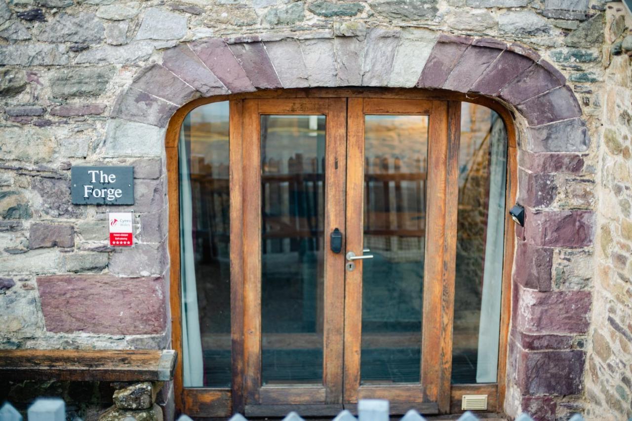 St Davids Hideaway With Roll-Top Bath & Log Burner 외부 사진